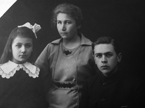 Delmore Schwartz, ‘New Year’s Eve’, Erich Haugas and his sisters Benita and Ella